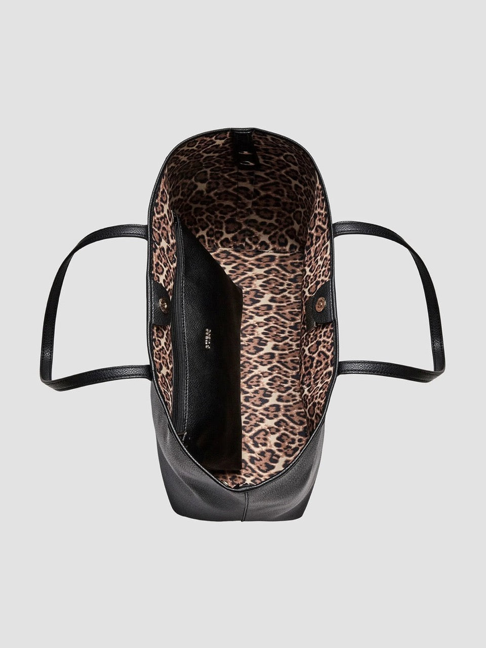 جيس توت باغ قطعتين