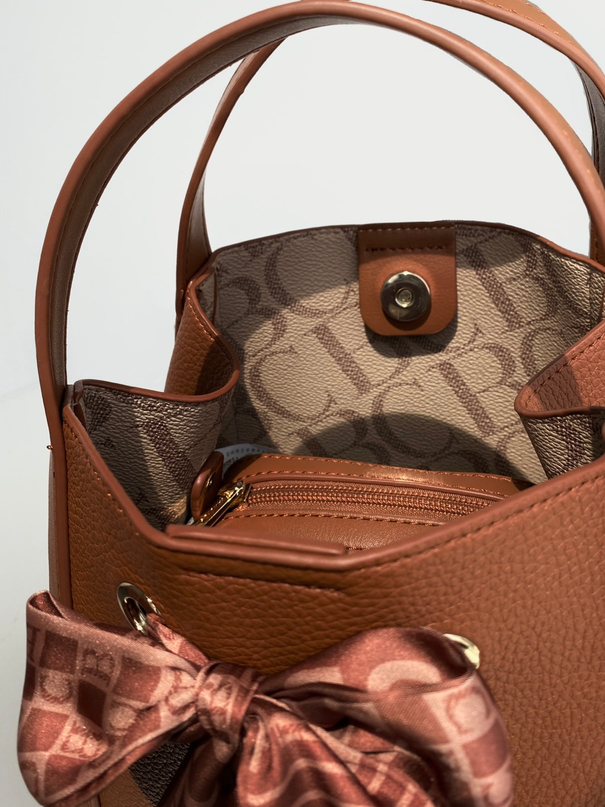 Chrisbella anilia tote